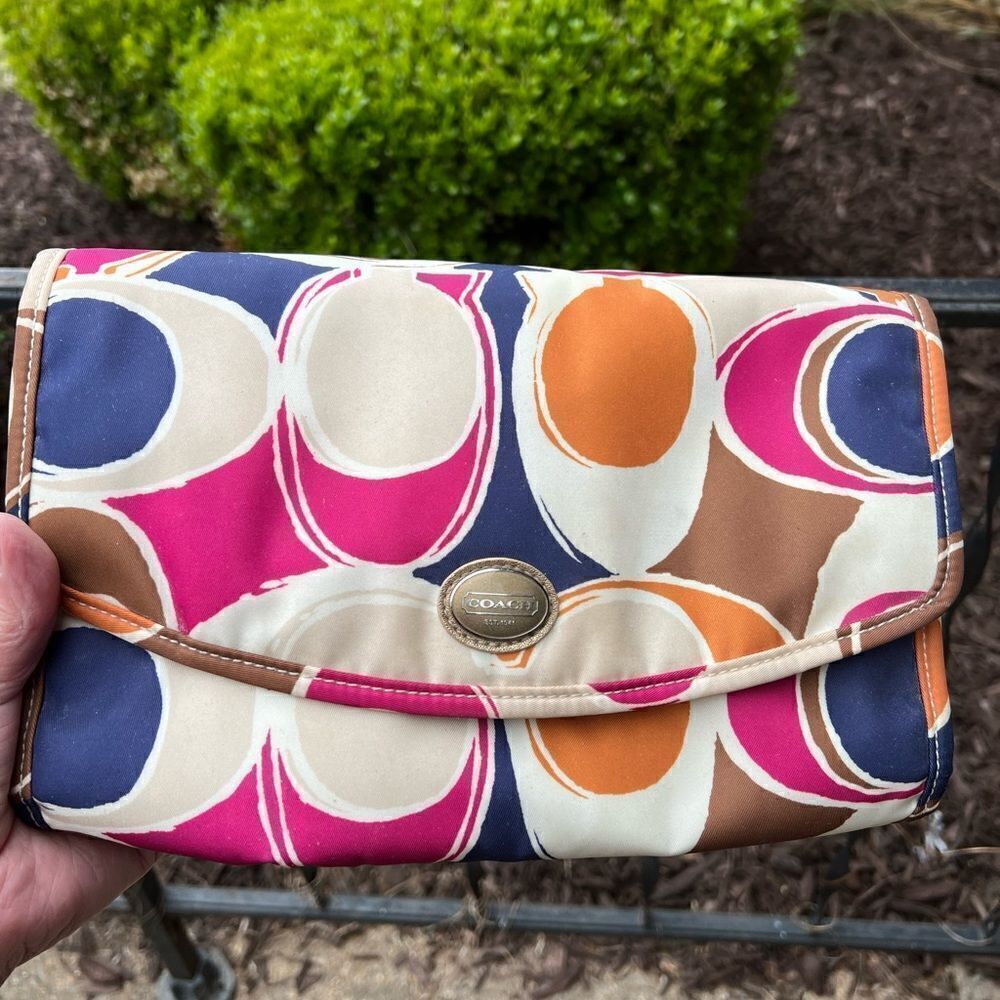 Coach signature satin hanging cosmetic toiletry bag - Picture 8 of 11